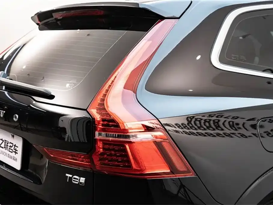 Volvo XC60 PHEV 2025 из CN, фото 6
