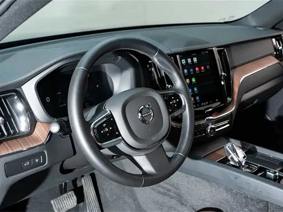 Volvo XC60 PHEV 2025 из CN, фото 9