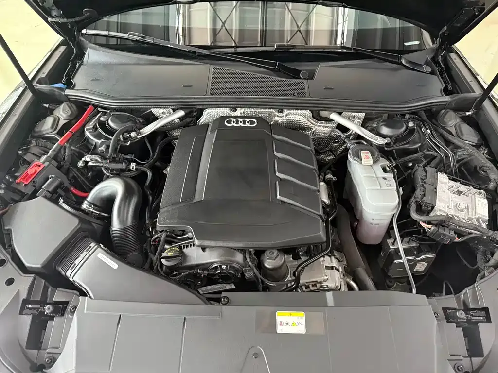 Audi A6L — фото 2