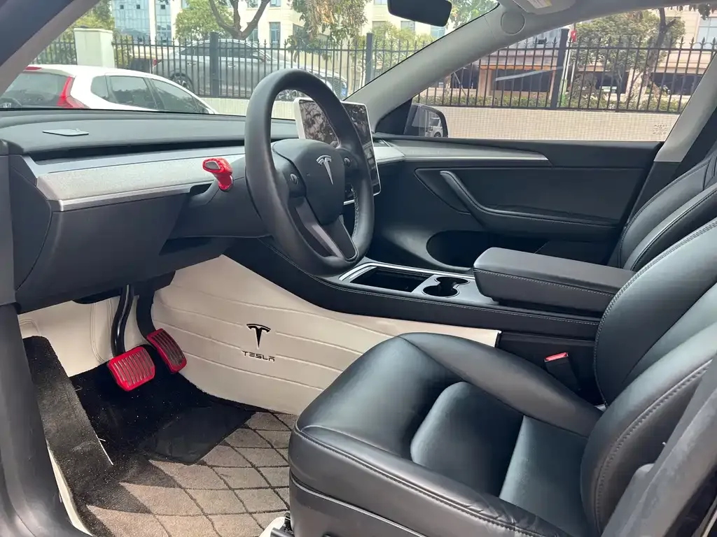 Tesla Model Y 2024 из CN, фото 7