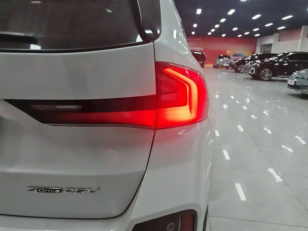 BMW X1 2024 из CN, фото 10