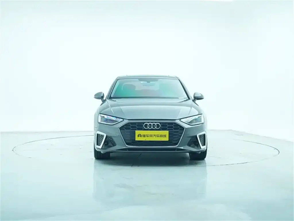 Audi A4L 2023 из CN, фото 3