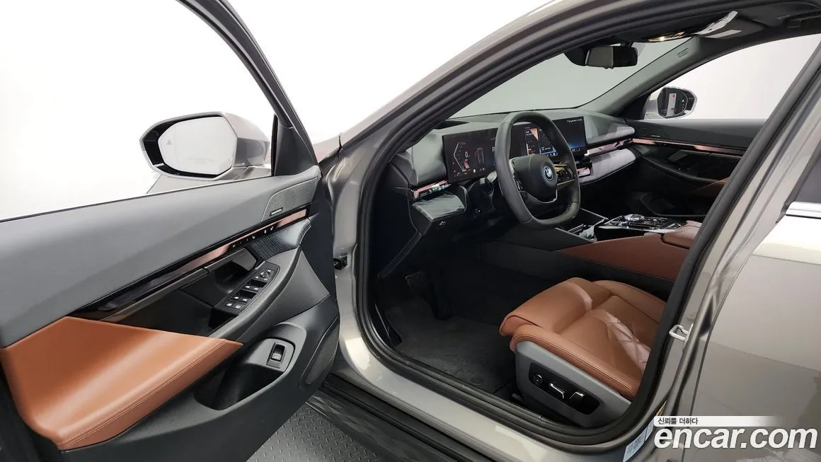 BMW 5-Series 2025 из KR, фото 7