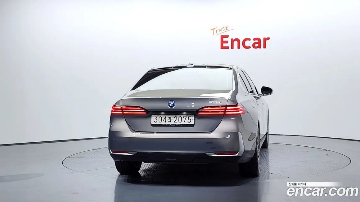BMW 5-Series 2025 из KR, фото 4