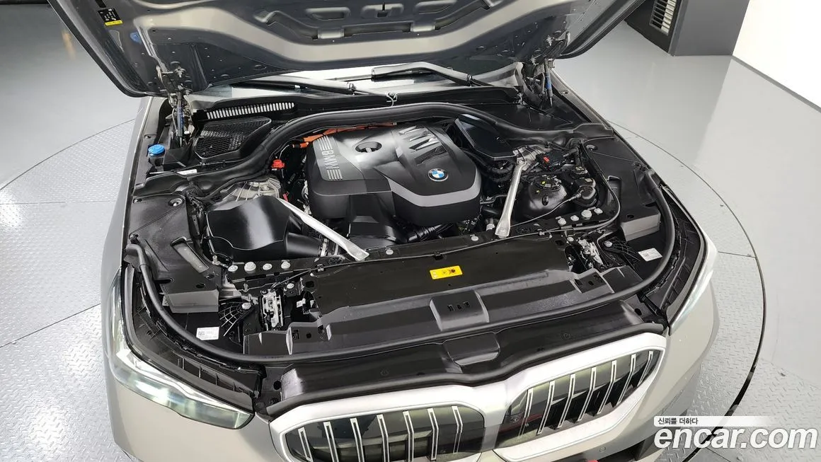 BMW 5-Series 2025 из KR, фото 10