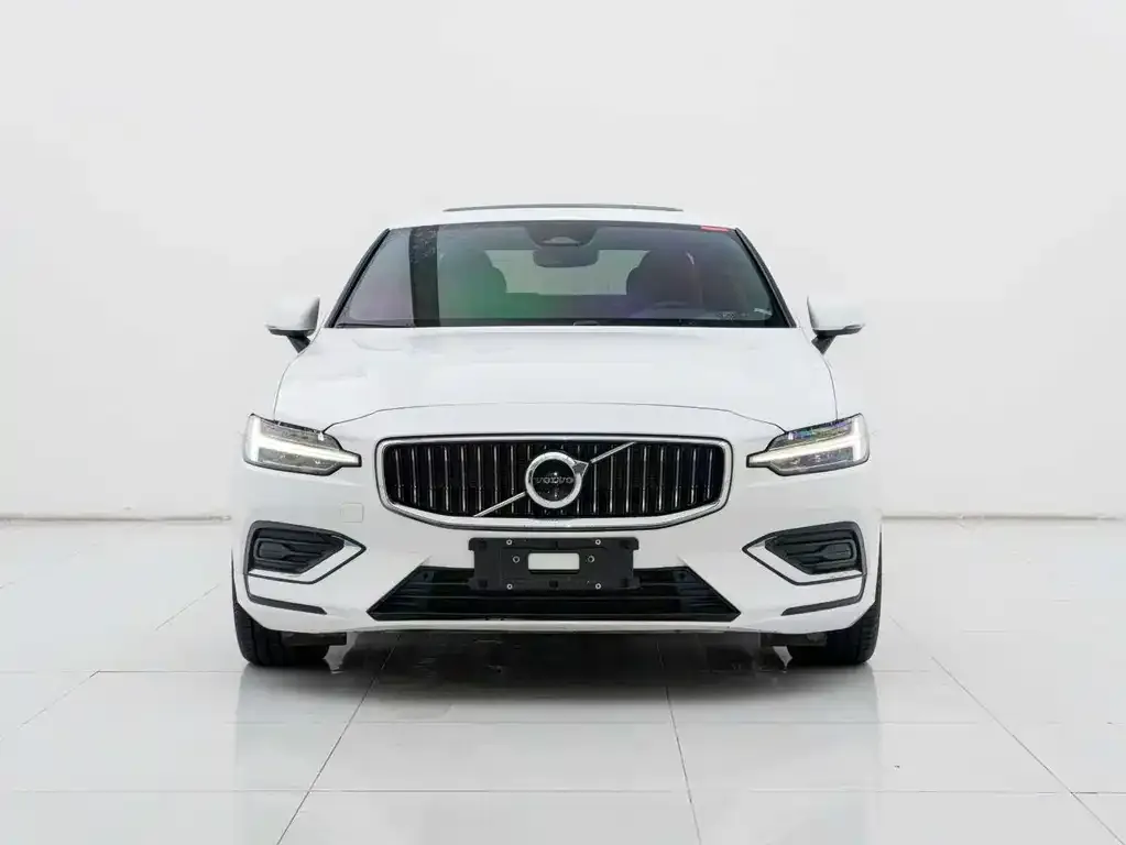 Volvo S60 2024 из CN, фото 8