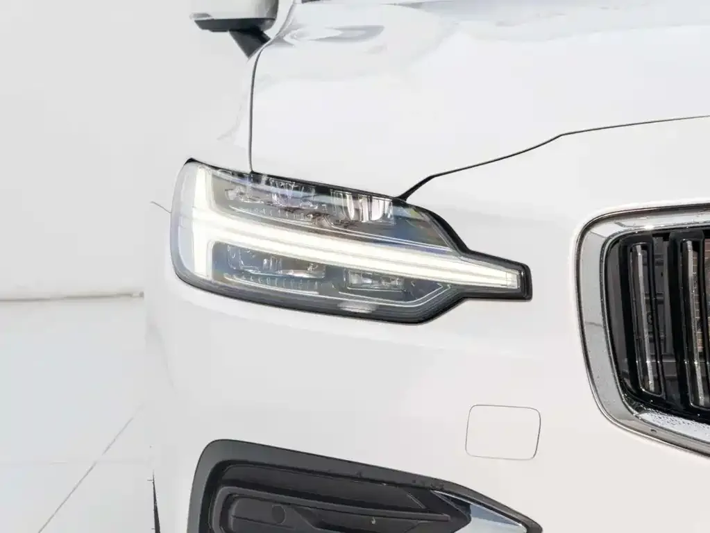 Volvo S60 2024 из CN, фото 7