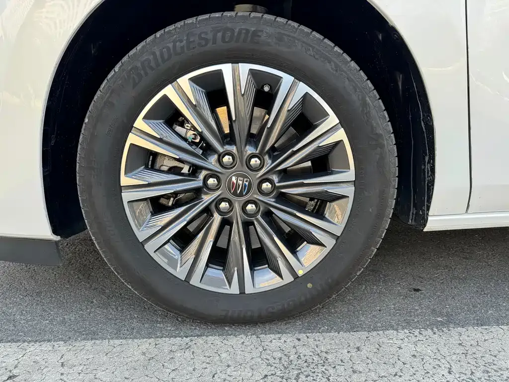 Buick GL8 2024 из CN, фото 9