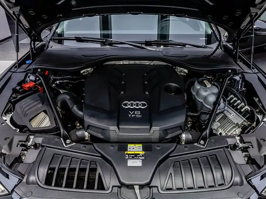 Audi A8 — фото 9
