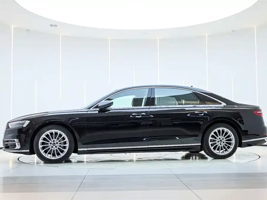 Audi A8 — фото 4