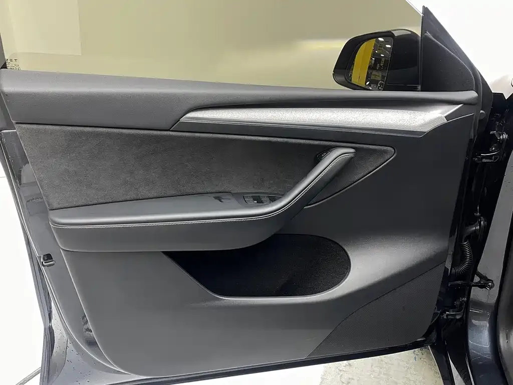 Tesla Model Y 2025 из CN, фото 9