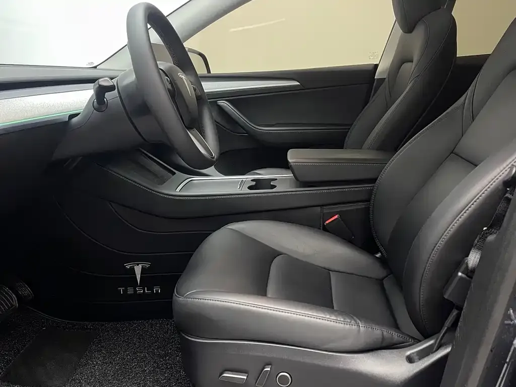 Tesla Model Y 2025 из CN, фото 2