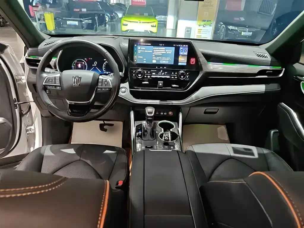 Toyota Crown Kluger 2024 из CN, фото 9