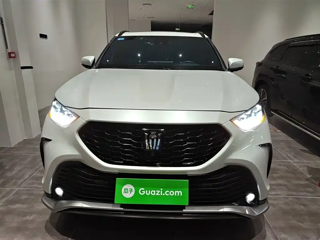 Toyota Crown Kluger 2024 из CN, фото 8