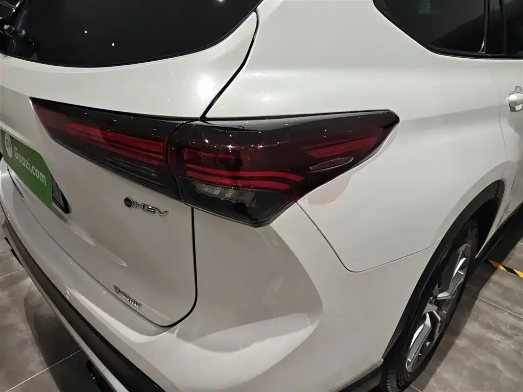 Toyota Crown Kluger 2024 из CN, фото 2