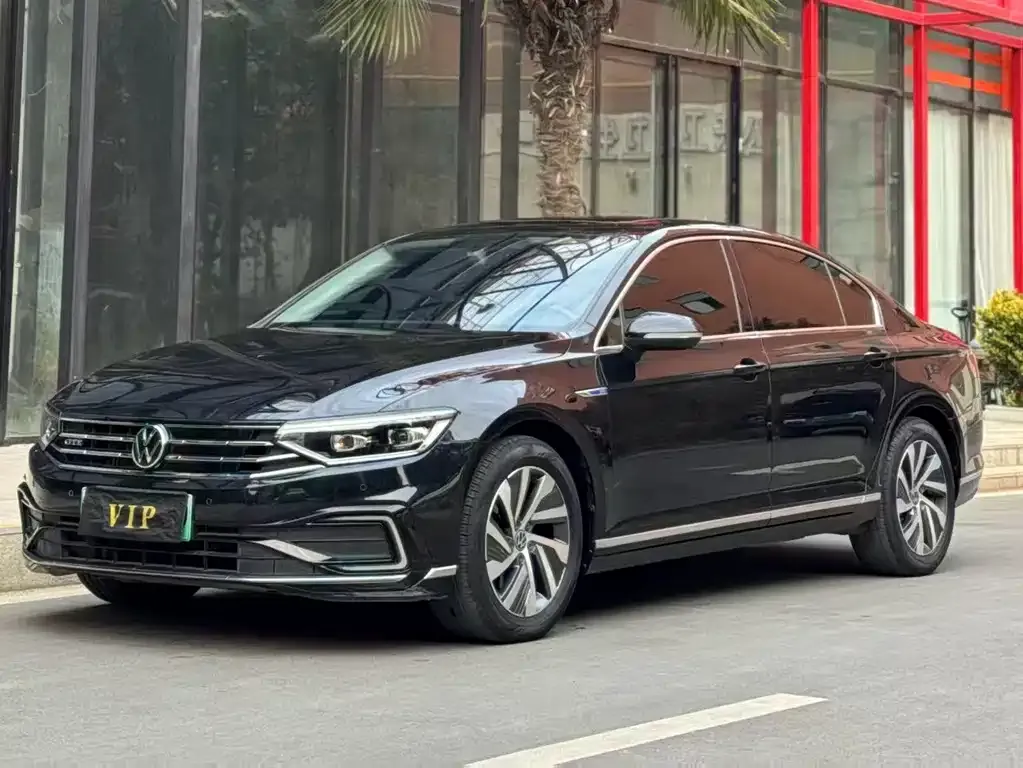 Volkswagen Magotan GTE PHEV 2022 из CN, фото 1