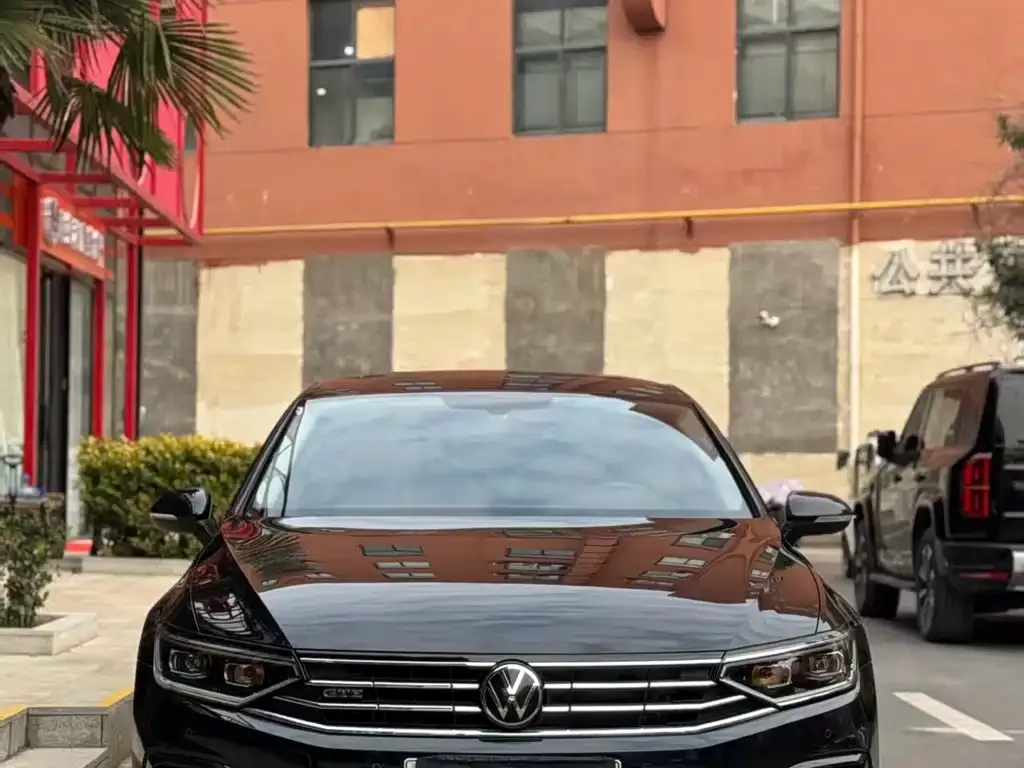 Volkswagen Magotan GTE PHEV 2022 из CN, фото 5