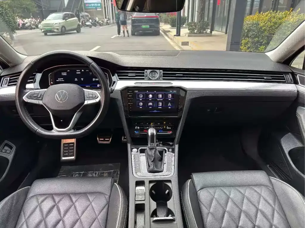 Volkswagen Magotan GTE PHEV 2022 из CN, фото 10
