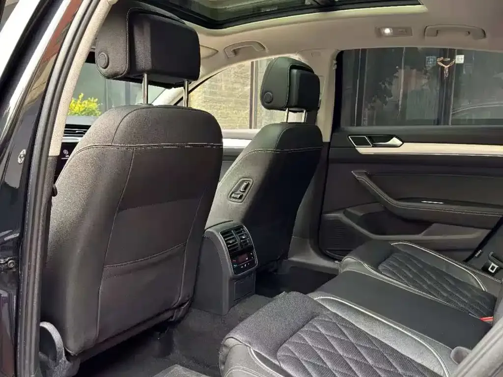 Volkswagen Magotan GTE PHEV 2022 из CN, фото 4