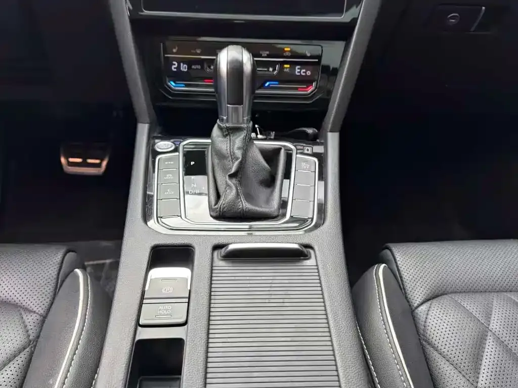 Volkswagen Magotan GTE PHEV 2022 из CN, фото 9