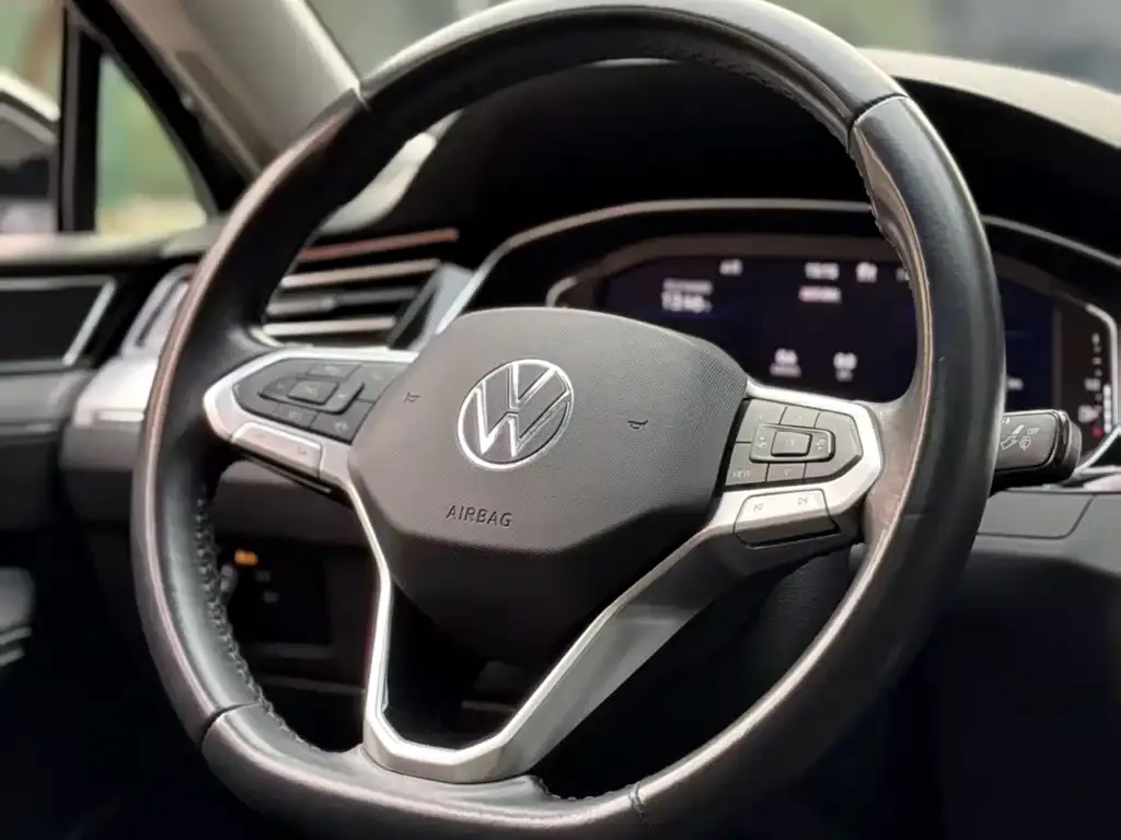 Volkswagen Magotan GTE PHEV 2022 из CN, фото 3
