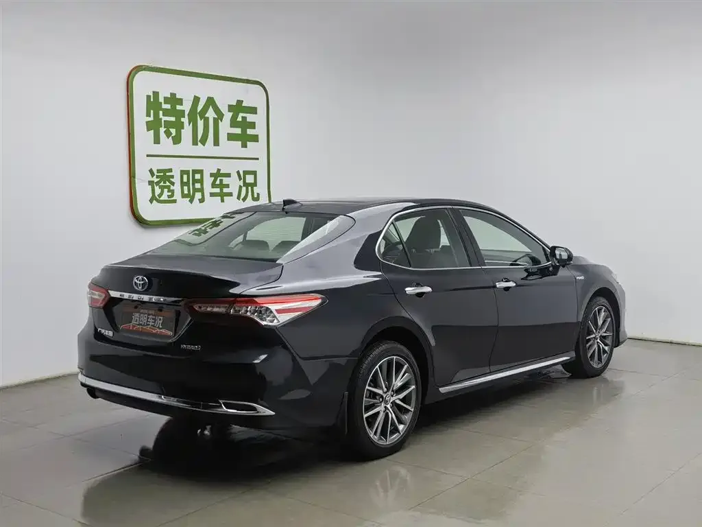 Toyota Camry 2023 из CN, фото 2