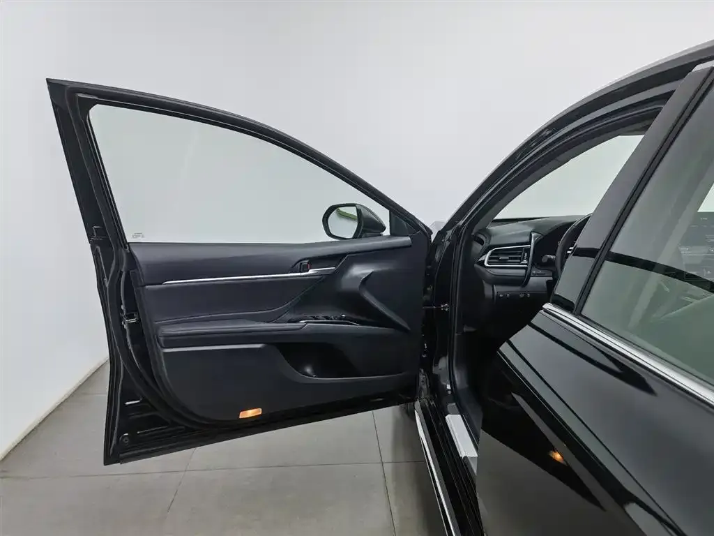 Toyota Camry 2023 из CN, фото 5