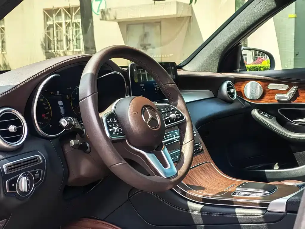 Mercedes-Benz GLC 2021 из CN, фото 2