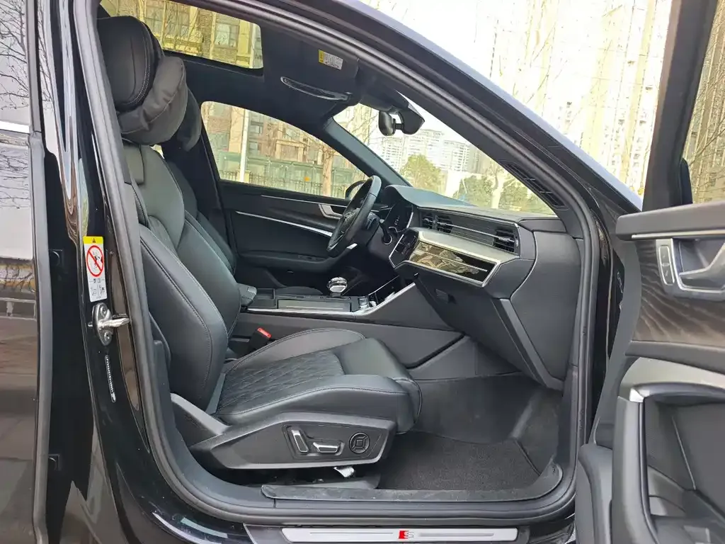 Audi A6L 2025 из CN, фото 2
