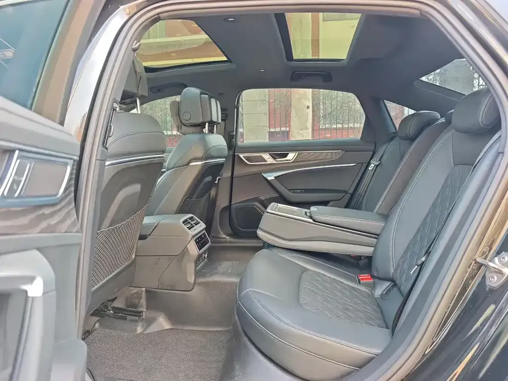 Audi A6L 2025 из CN, фото 5