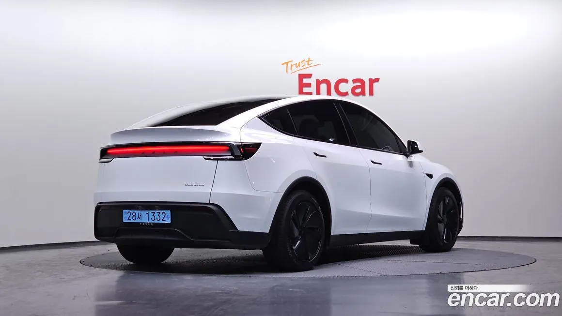 Tesla Model Y — фото 2