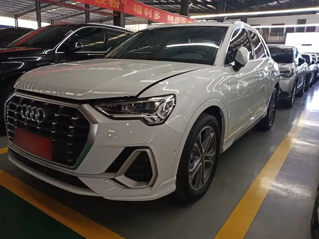 Audi Q3 2023 из CN, фото 1