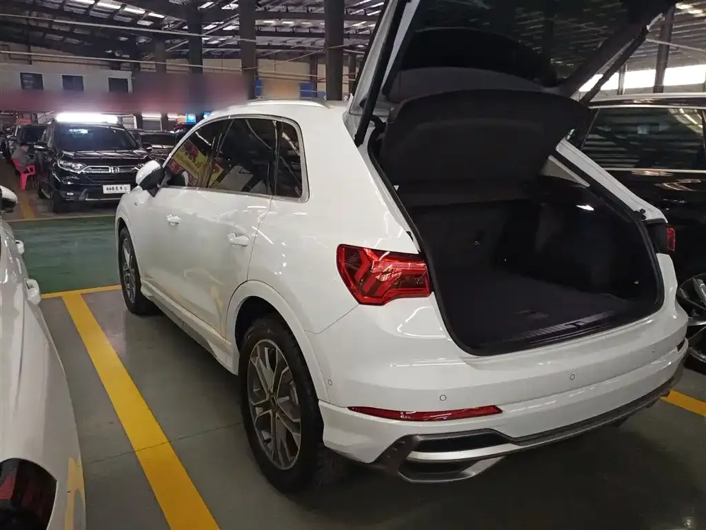 Audi Q3 2023 из CN, фото 8