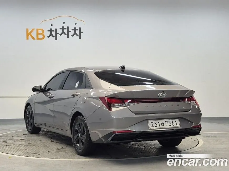 Hyundai AVANTE — фото 3