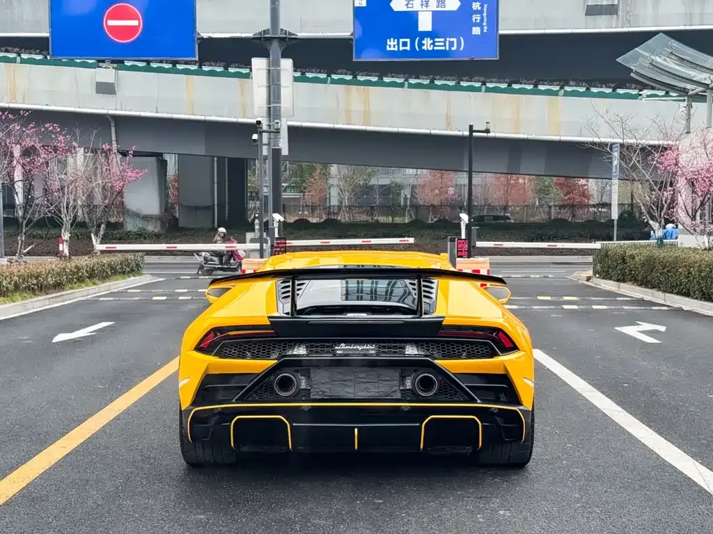 Lamborghini Huracan 2023 из CN, фото 9
