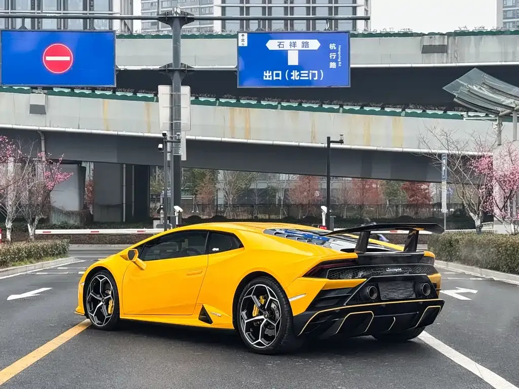 Lamborghini Huracan 2023 из CN, фото 8