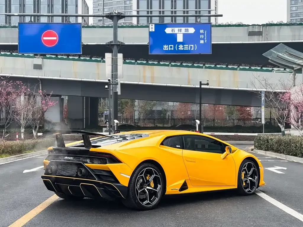 Lamborghini Huracan 2023 из CN, фото 4