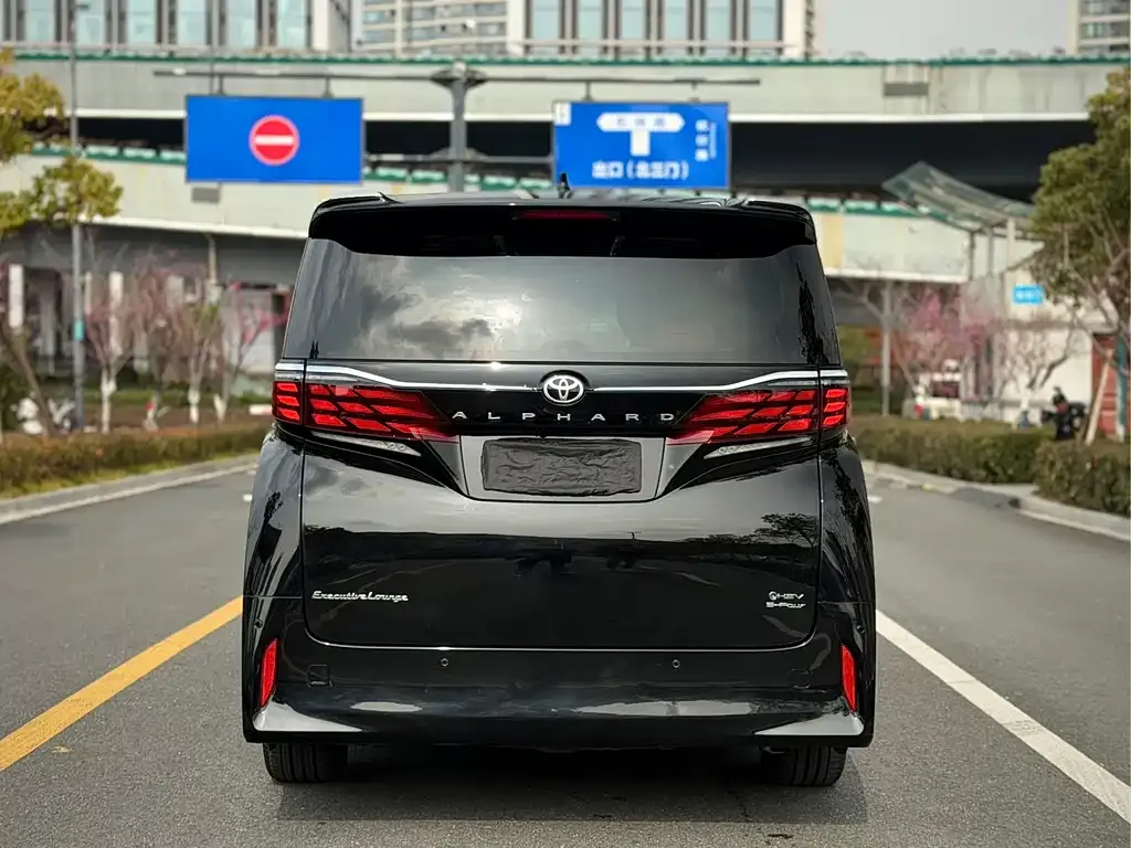Toyota Alphard 2023 из CN, фото 8