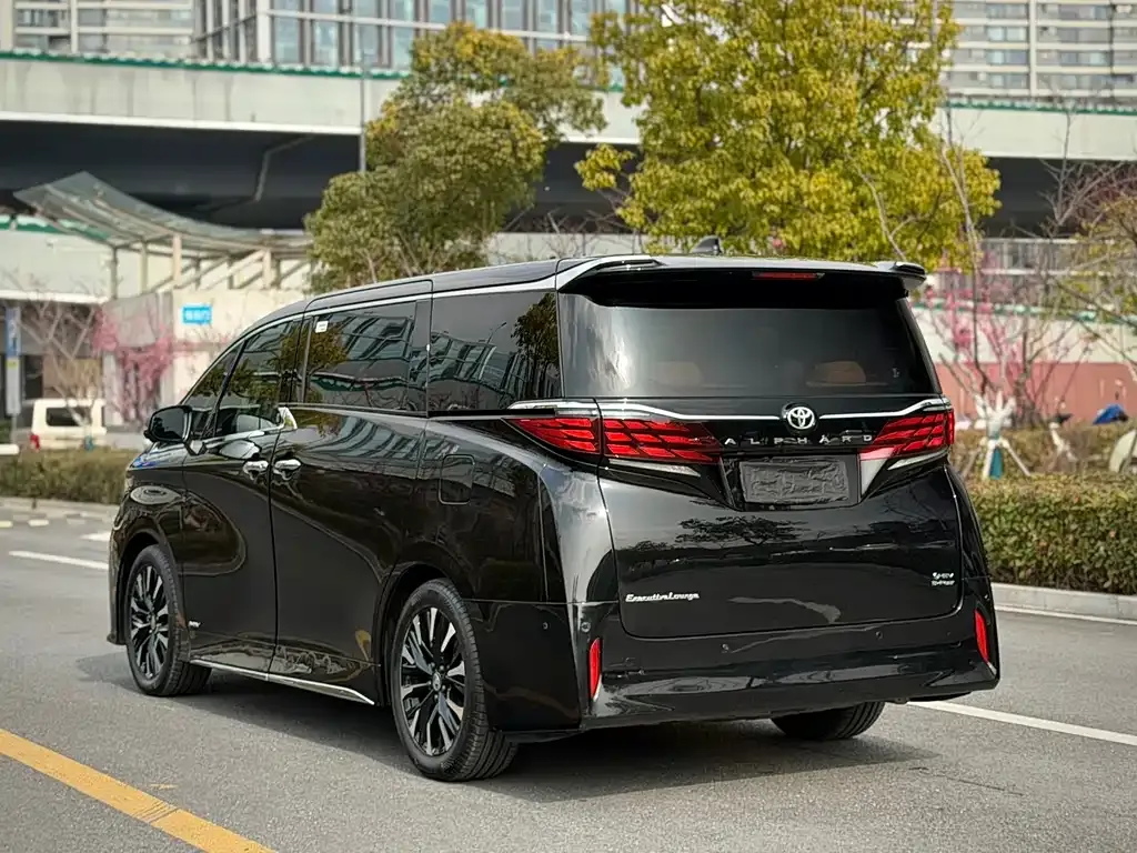 Toyota Alphard 2023 из CN, фото 5