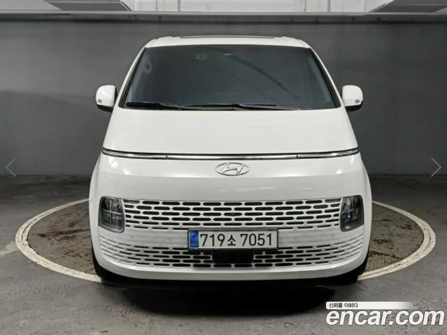 Hyundai Staria — фото 1