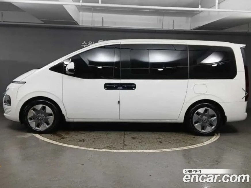 Hyundai Staria — фото 2