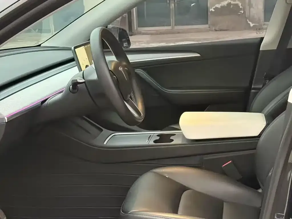 Tesla Model Y 2024 из CN, фото 3