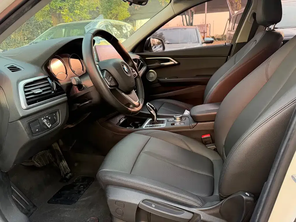 BMW 1 Series 2021 из CN, фото 5