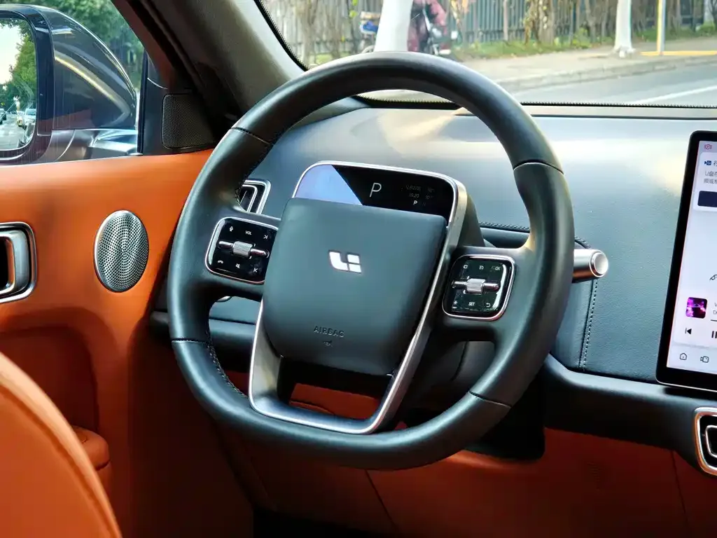 Li Auto L8 2024 из CN, фото 5