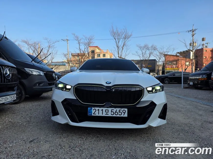 BMW 5-Series 2025 из KR, фото 1