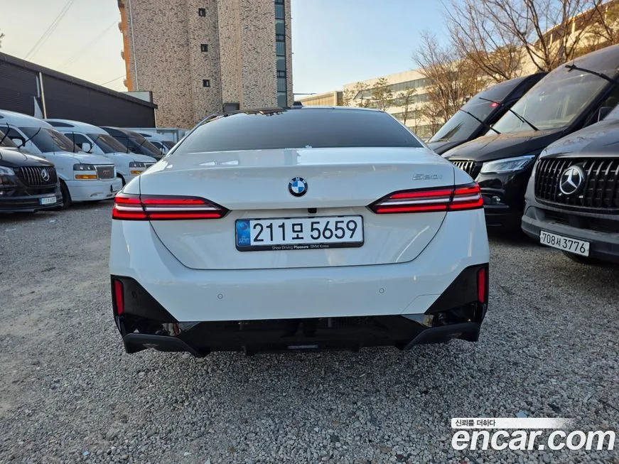 BMW 5-Series 2025 из KR, фото 7
