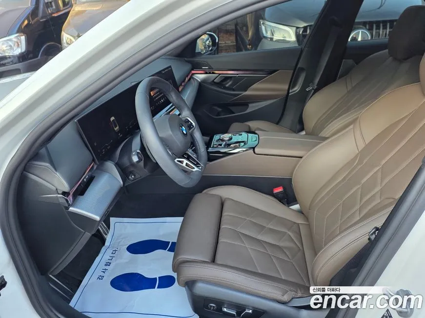 BMW 5-Series 2025 из KR, фото 5