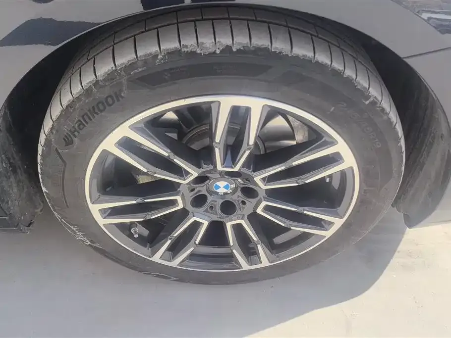 BMW 5 Series 2025 из CN, фото 8