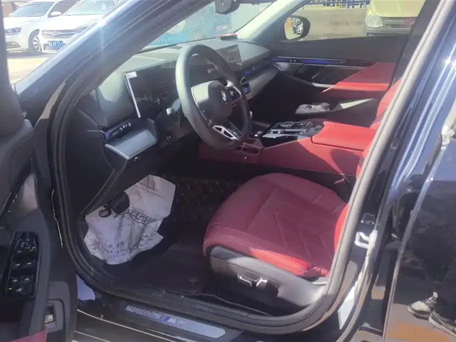 BMW 5 Series 2025 из CN, фото 4