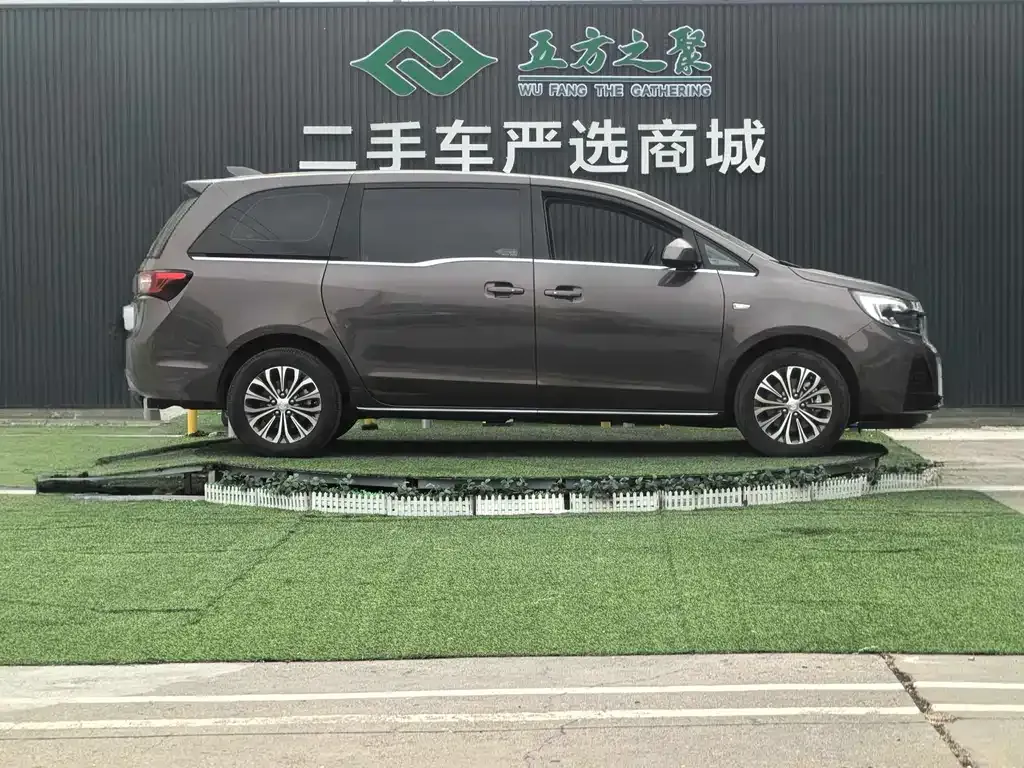 Buick GL8 2024 из CN, фото 10